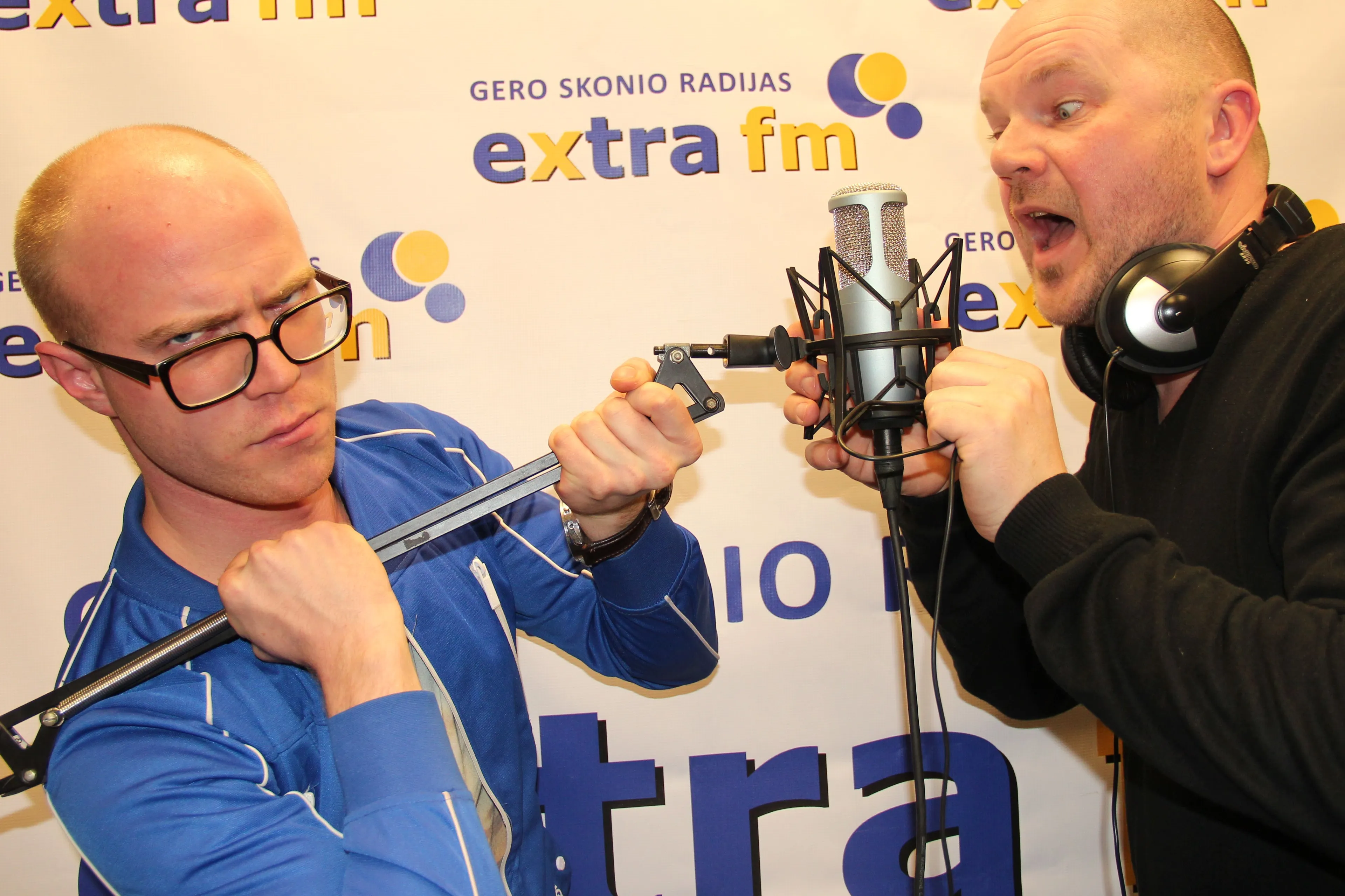 Radijo laidų vedėjas Rytis Mazūras ir „16Hz“ ir Kauno Studentiškojo choro generolas Petras Jucevičius.