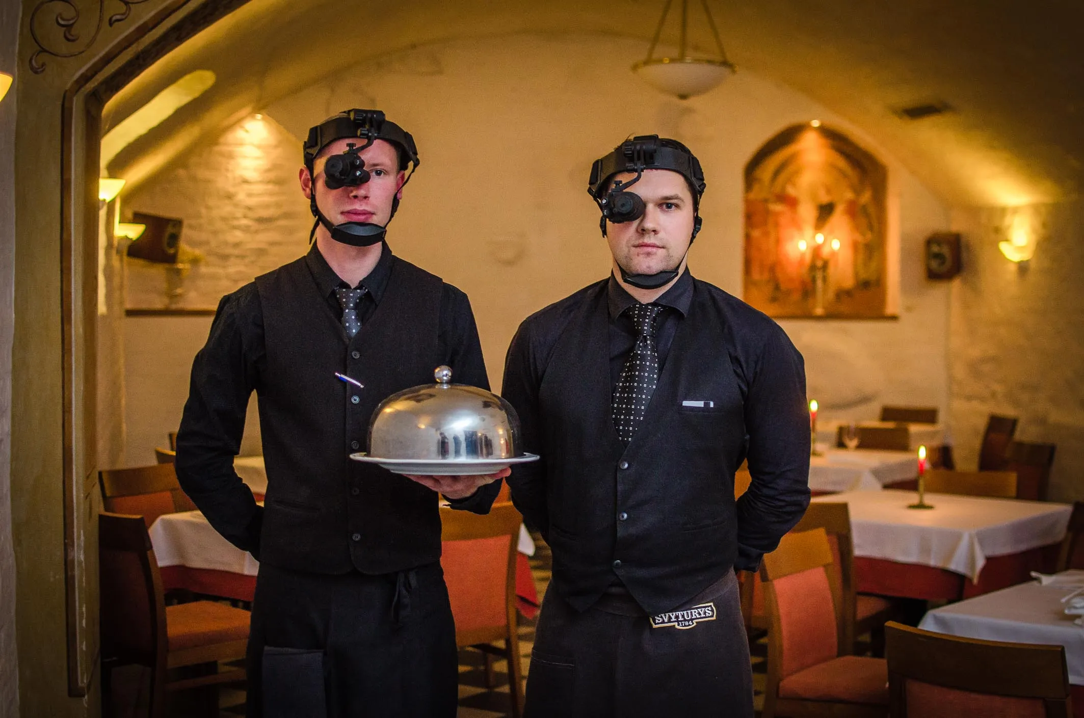 Vakarienė tamsoje-5