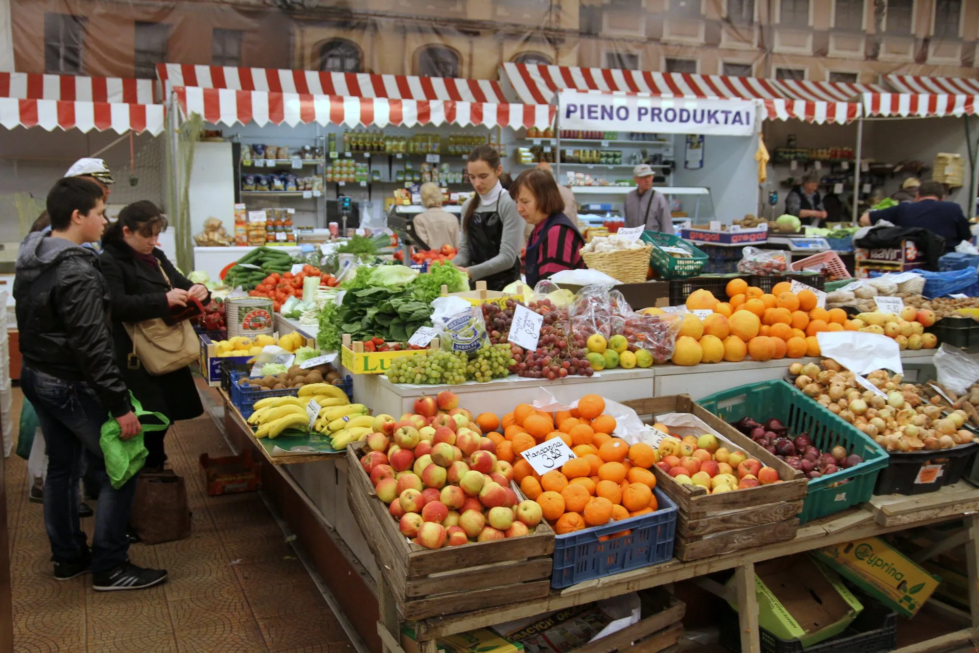 Daržovės, vaisiai, turgus