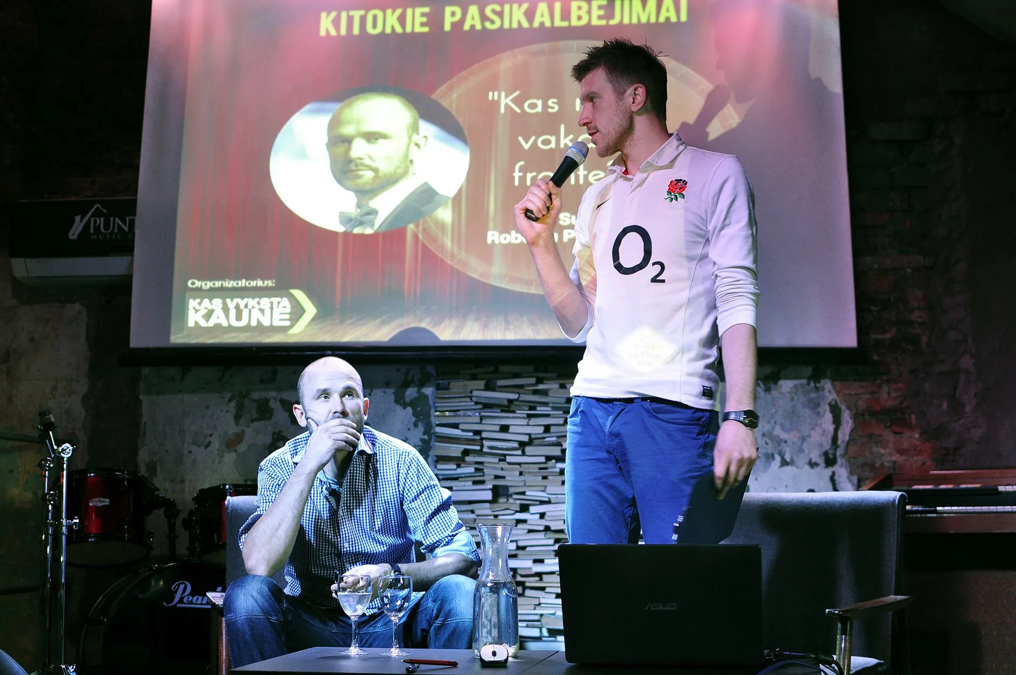 Kitokie pasikalbėjimai su Robertu Petrausku