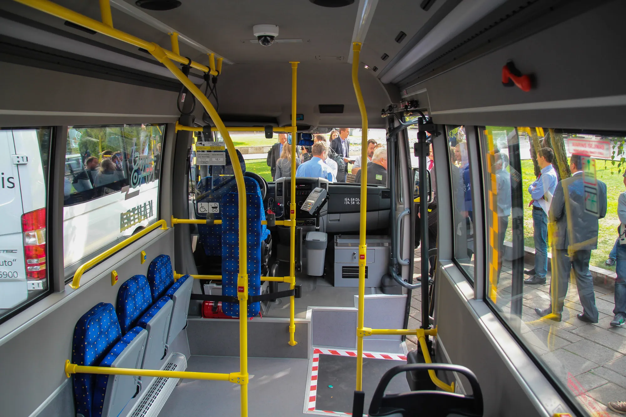 Visuomenei pristatyti naujieji mikroautobusai