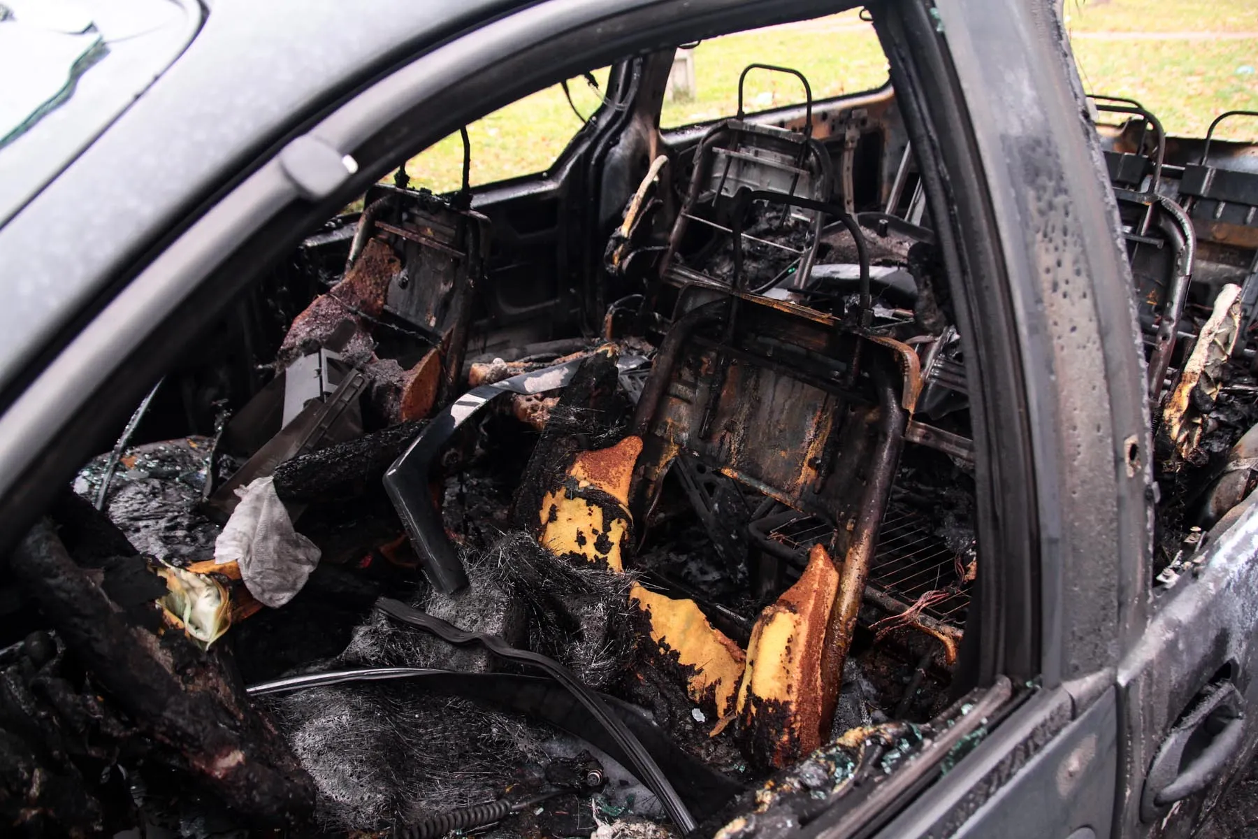 Sudegę automobiliai