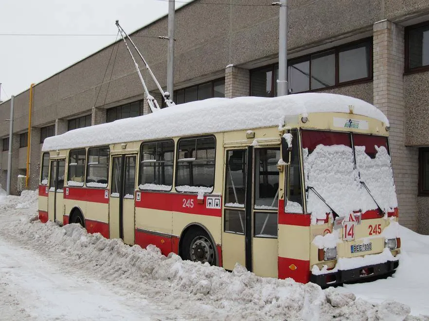 Apsnigtas troleibusas