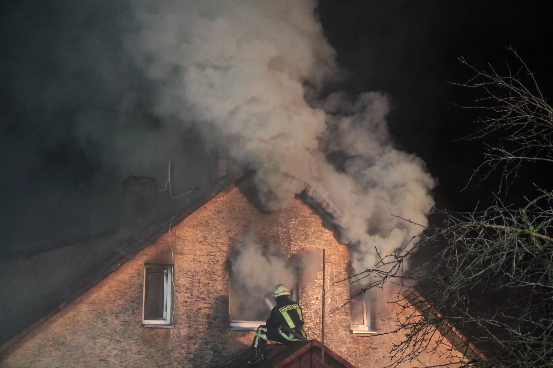 Gausios ugniagesių pajėgos gesino gaisrą Piliakalnio gatvėje