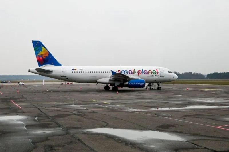 "Small Planet" lėktuvas buvo priverstas leistis Kaune