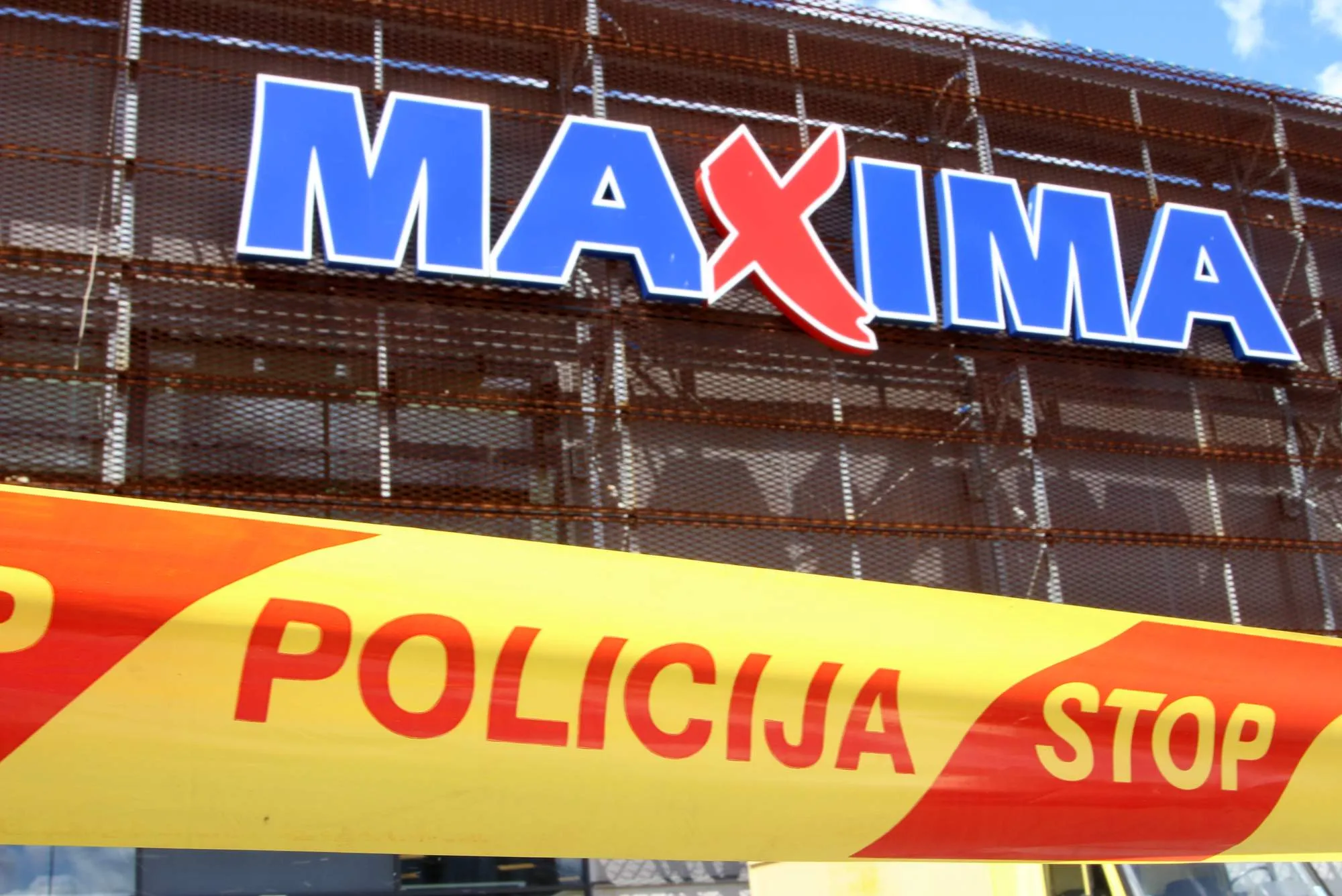 Pranešta apie sprogmenį "Maximoje"