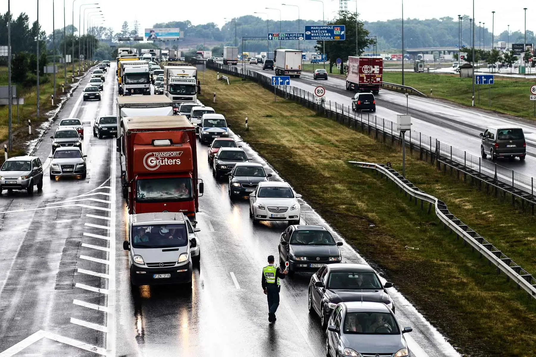 Kauno aplikkelyje - vilkikų avarija