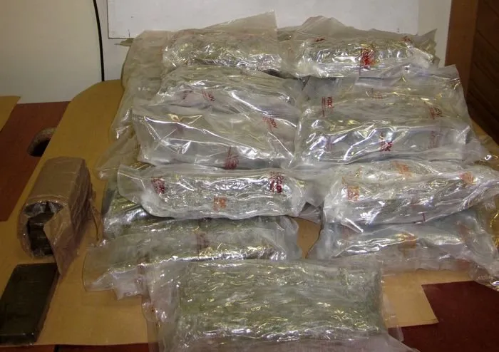 Kaune sučiupta narkotikus platinusi gauja