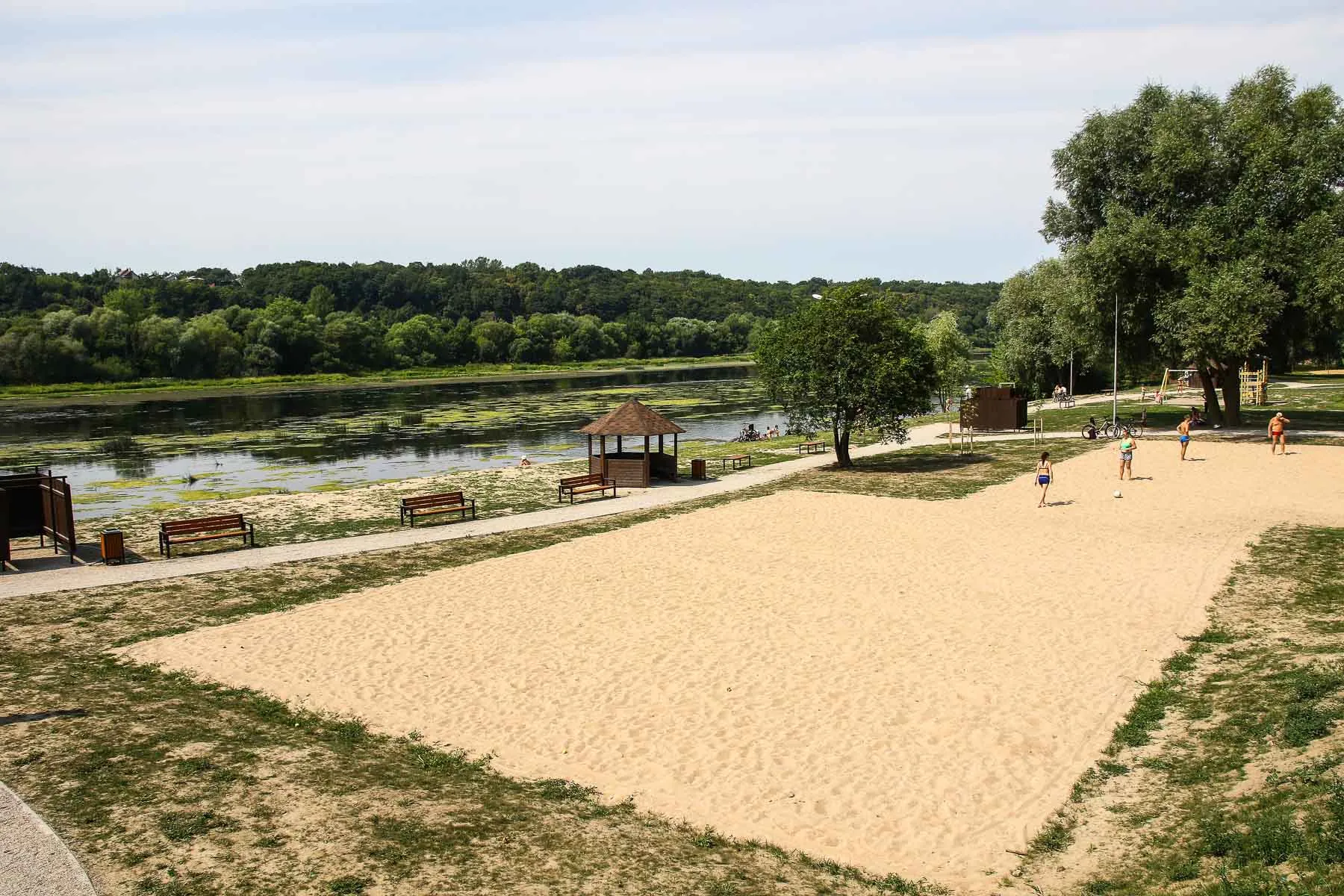 Vasara Panemunės paplūdimyje prie Nemuno