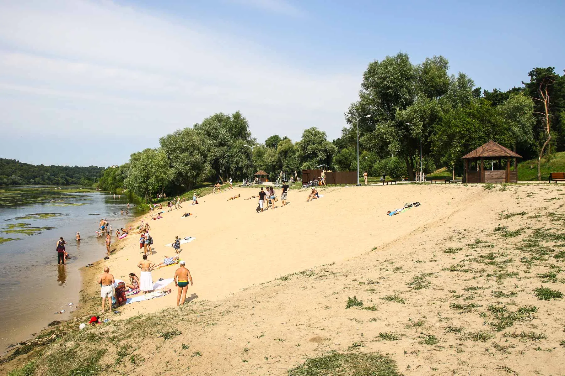 Vasara Panemunės paplūdimyje prie Nemuno