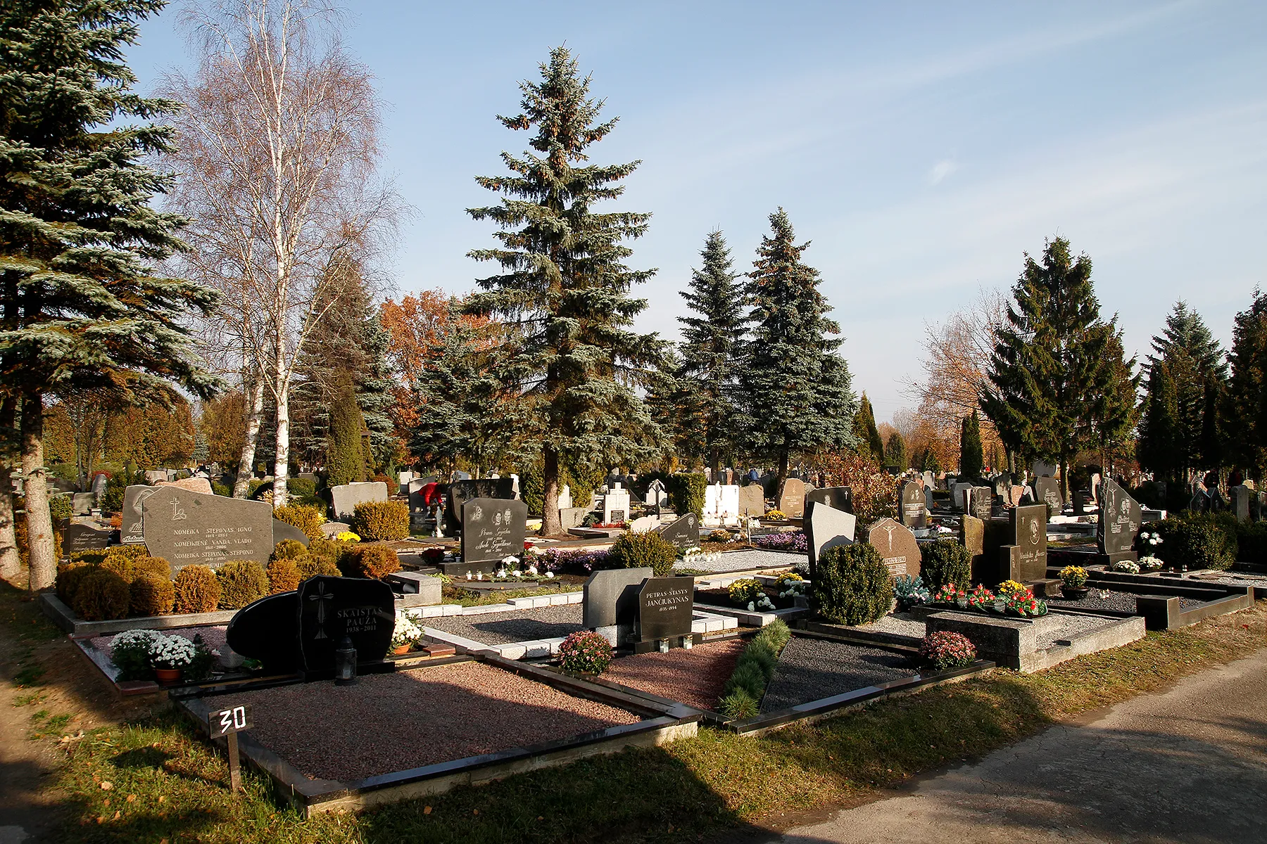 Žmonės jau ruošiasi Vėlinėms