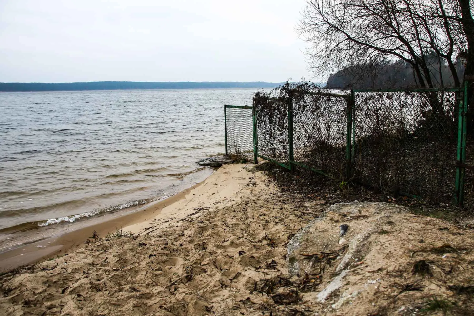 Tvora prie Kauno marių, "Kauno Žalgirio jachtklubo" teritorijoje