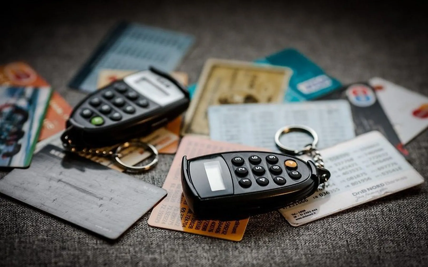 Bankų kortelės ir kodų generatoriai