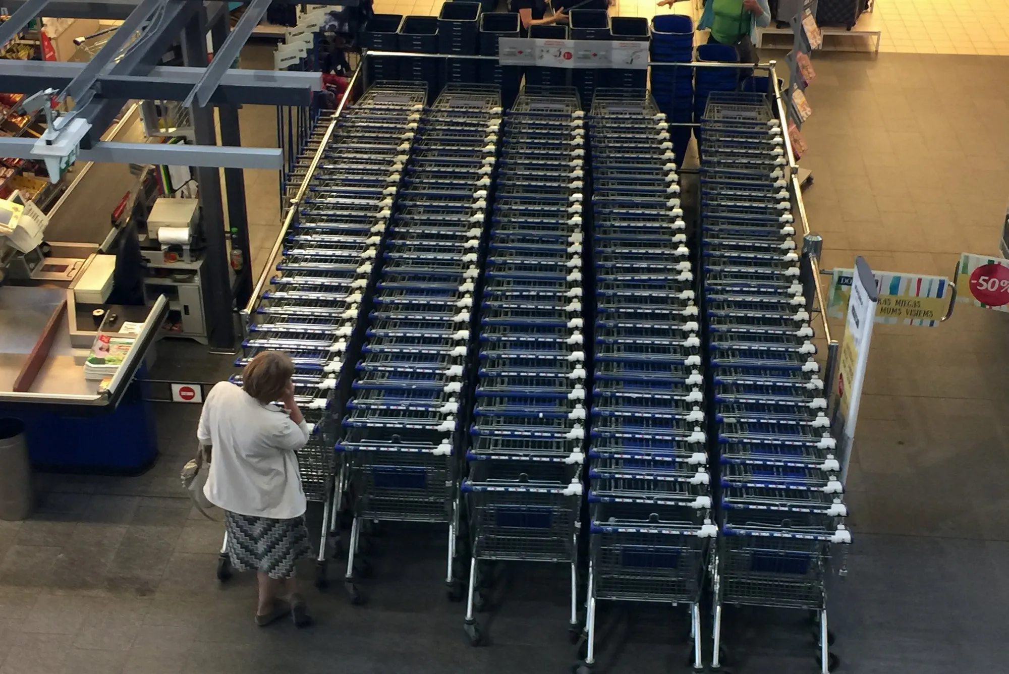 Prasidėjo akcija "Neikim į parduotuves 3 dienas"