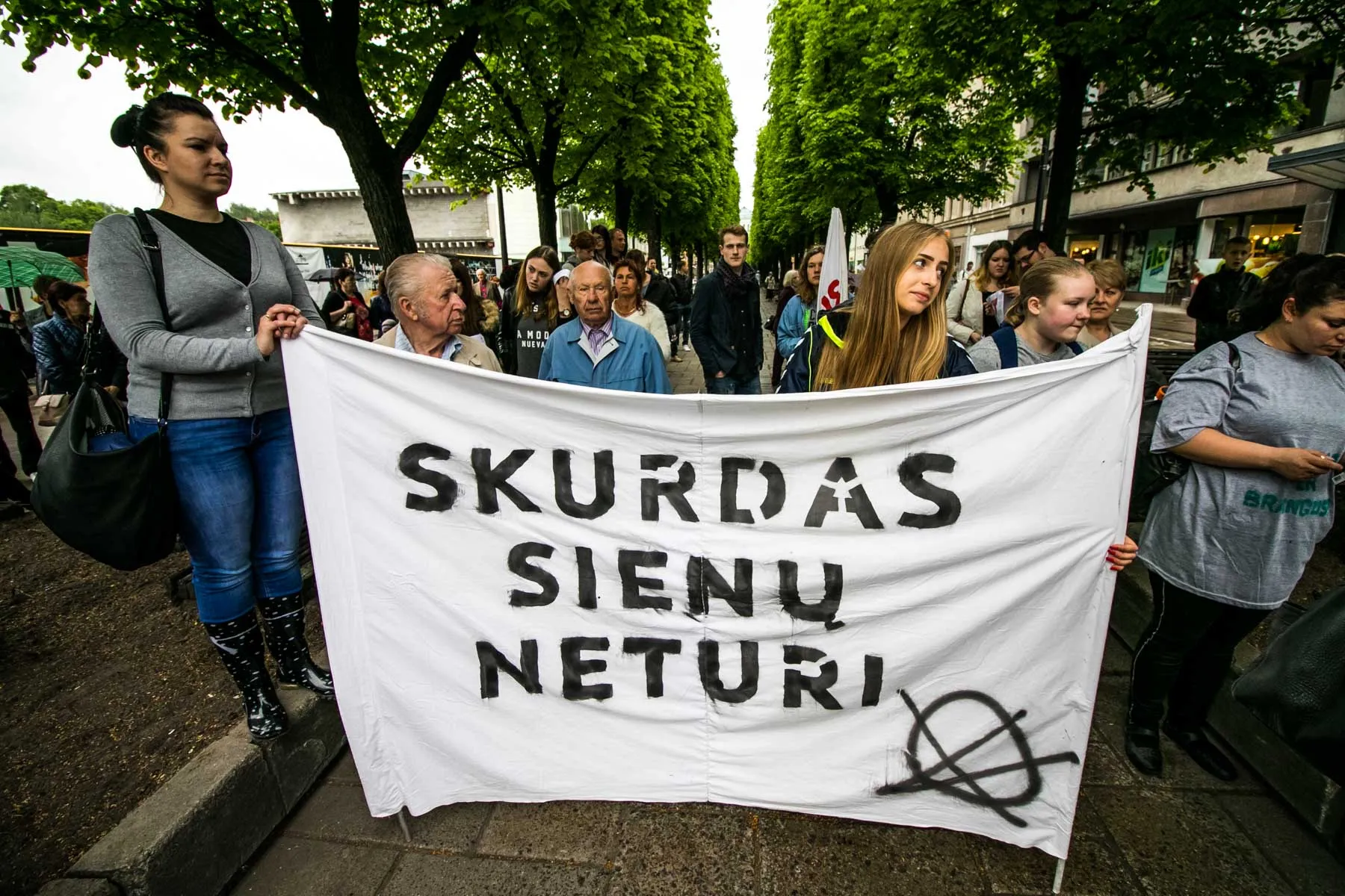 Pilietinė akcija „Gyvenimas per brangus“