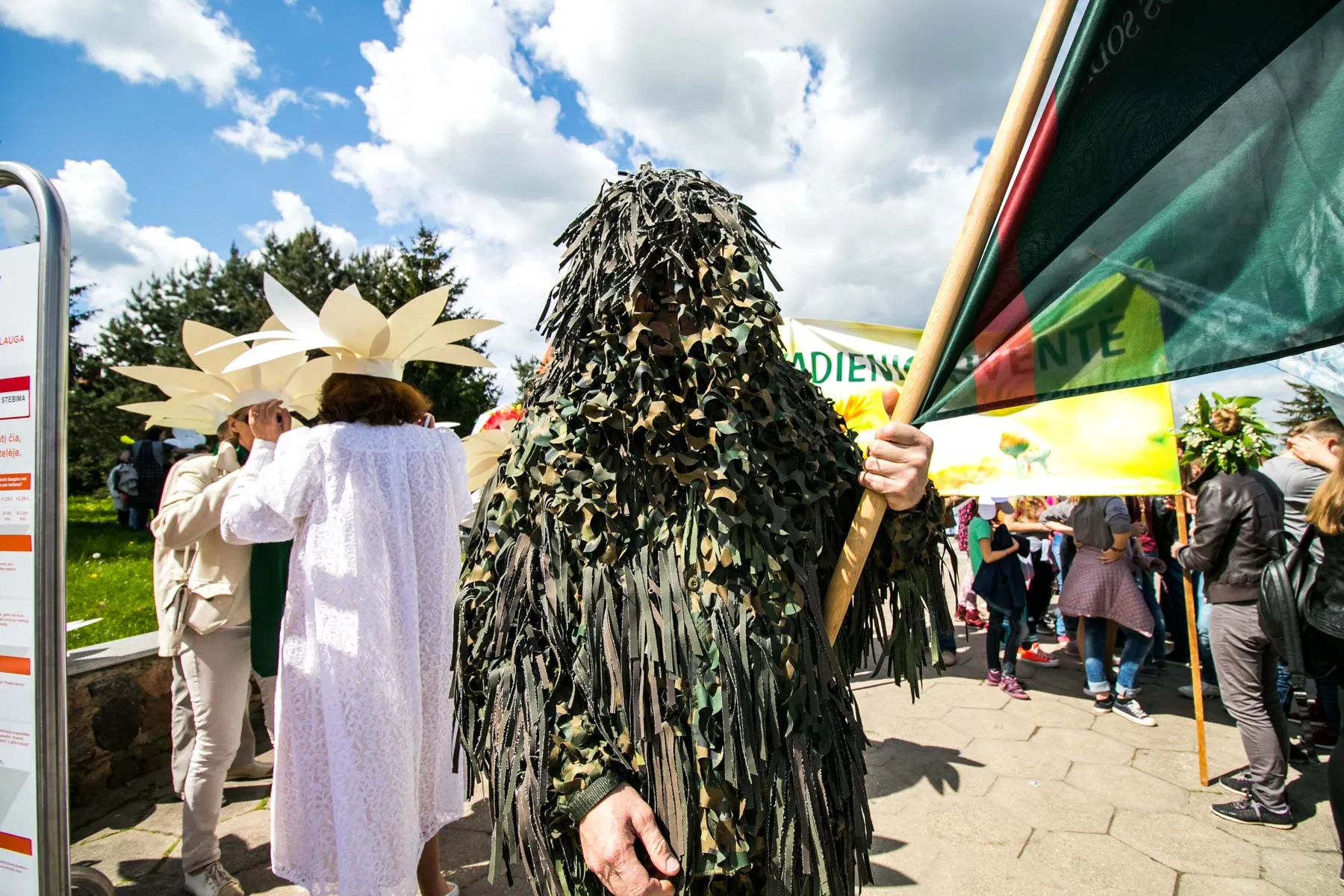 „Augalų žavadienio" eisena