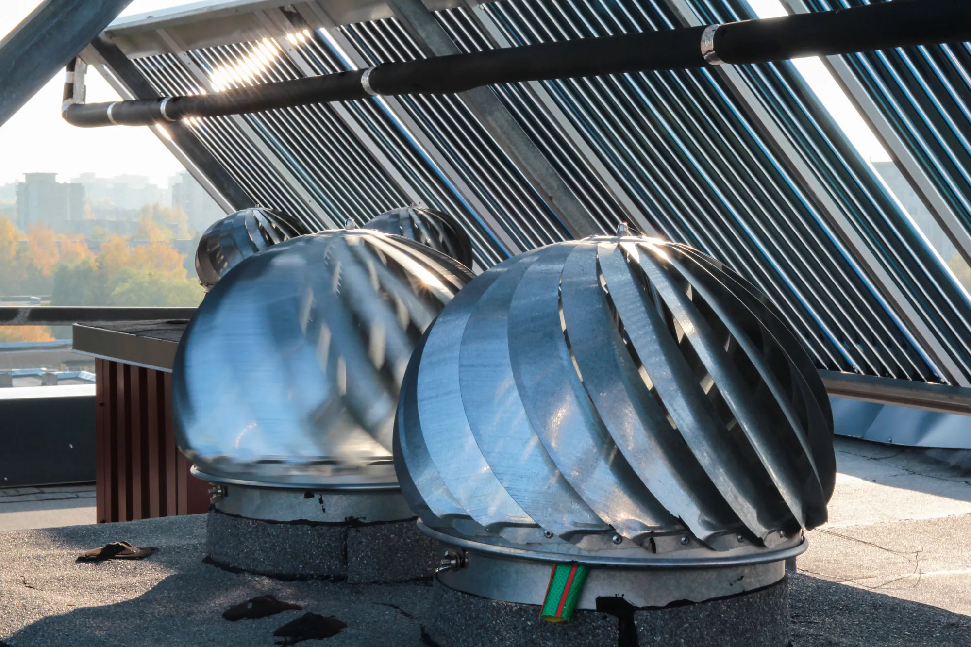 Saulės kolektoriai ant renovuoto namo