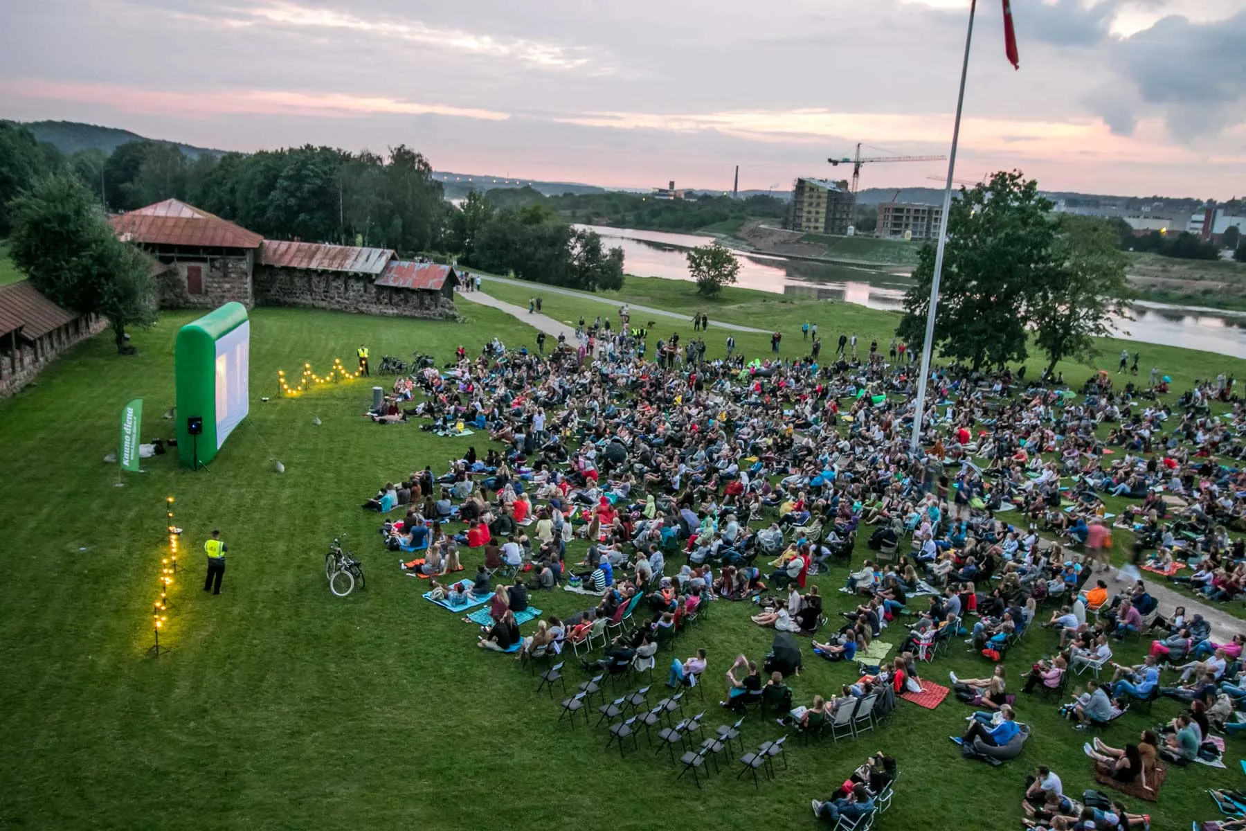 Kinas po atviru dangumi