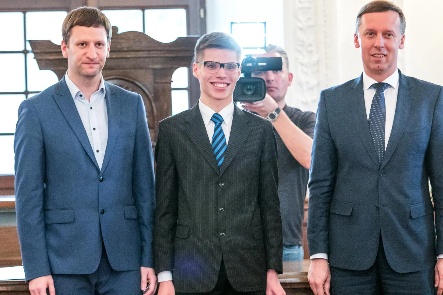 Rotušės aikštėje pagerbti šimtukininkai