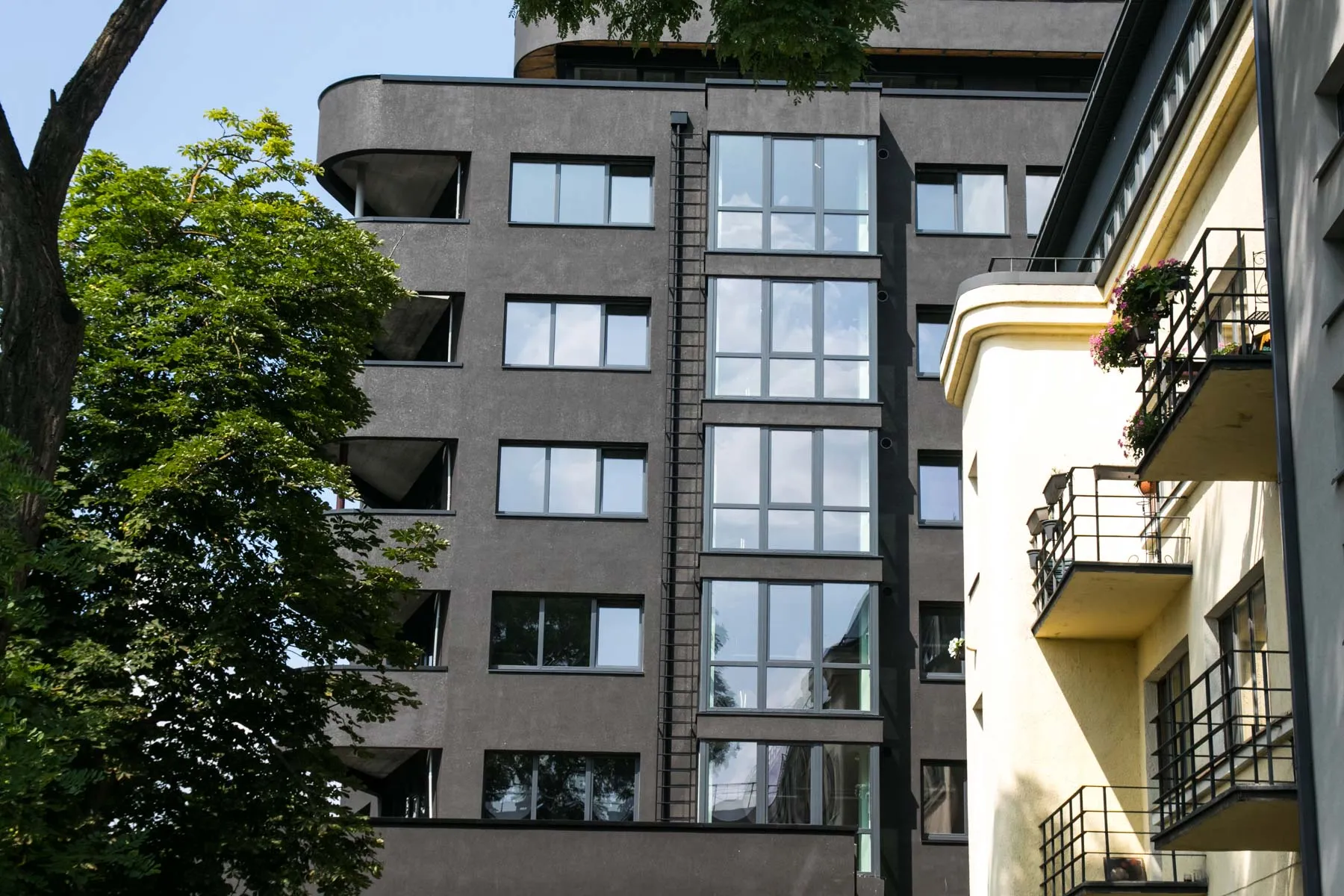 Parkingo keltuvai, daugiabutis Centre