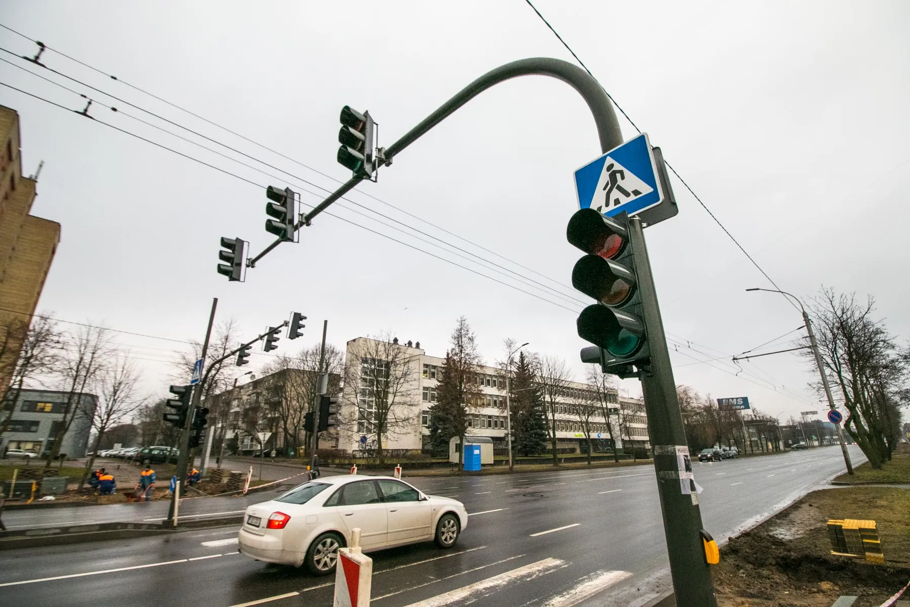 Naujas šviesoforas Savanorių pr.