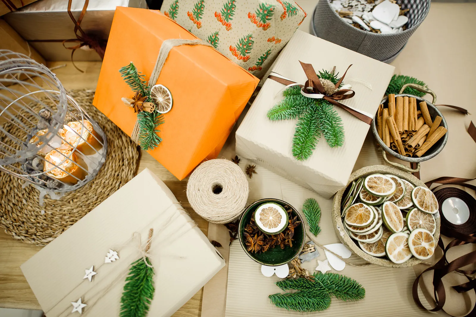 „Maisto klubo“ dovanų pakavimas