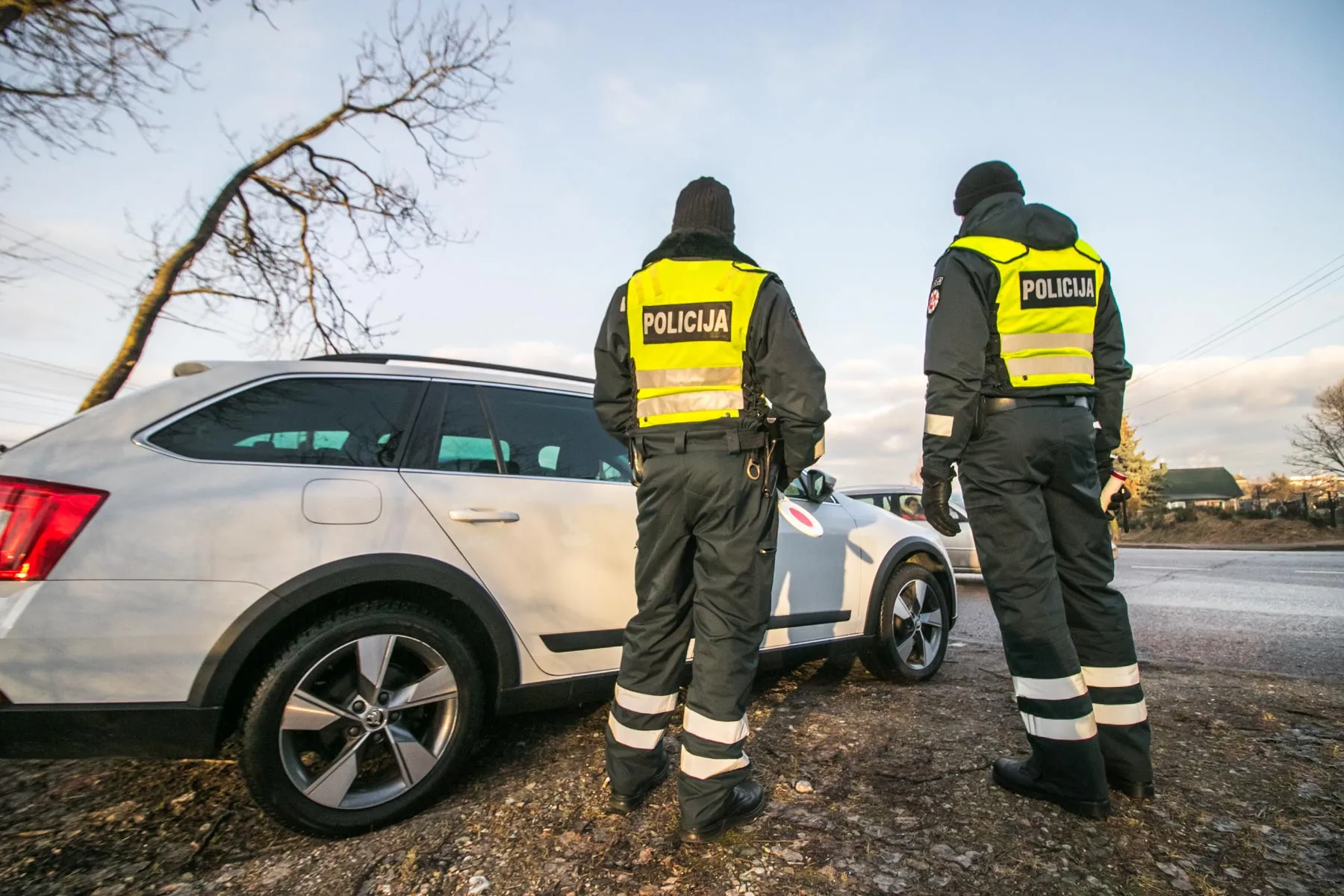 Policijos pareigūnai, reidas