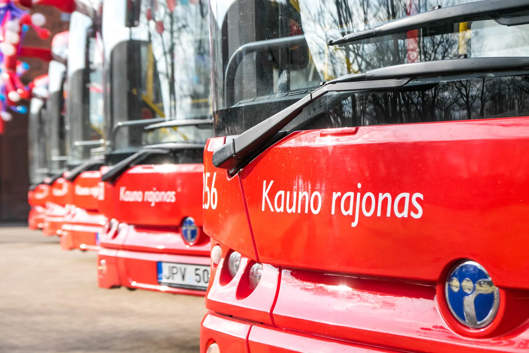 Pristatyti nauji autobusai Kauno rajone