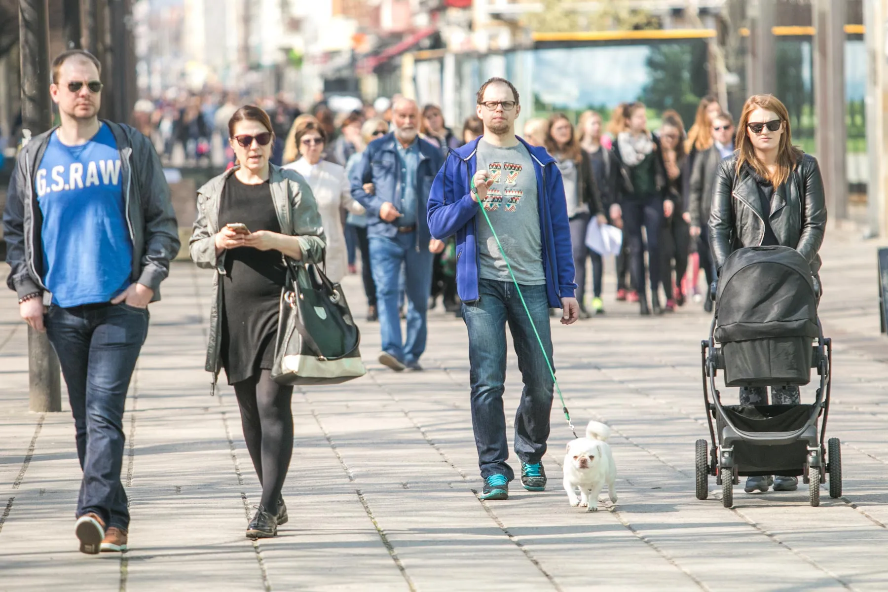 Kauniečiai mėgaujasi šiluma