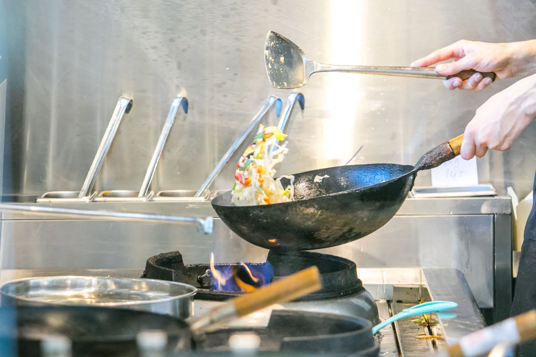 „Awokado Noodle Bar“