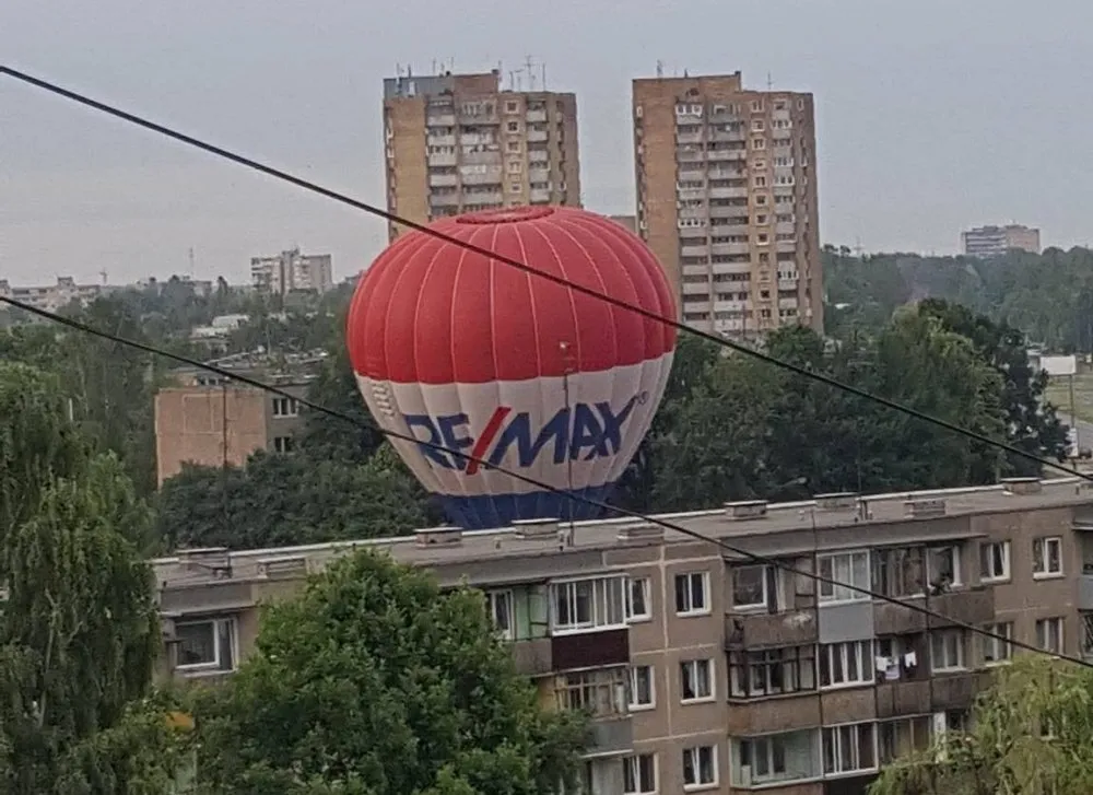 Oro balionas V. Krėvės pr. 01