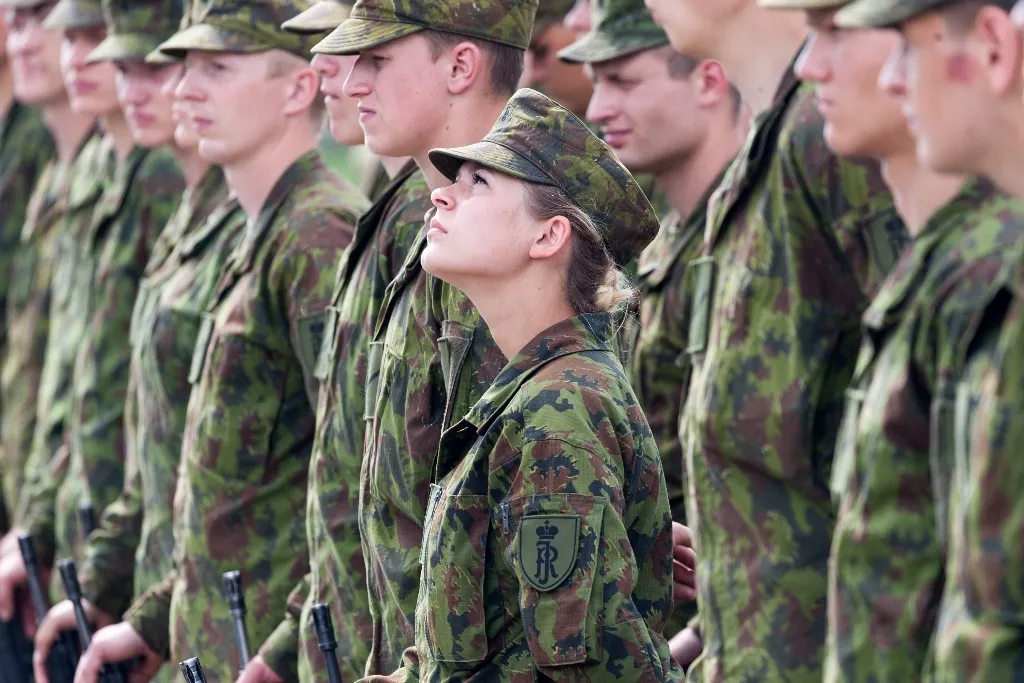 Nauji kariai savanoriai