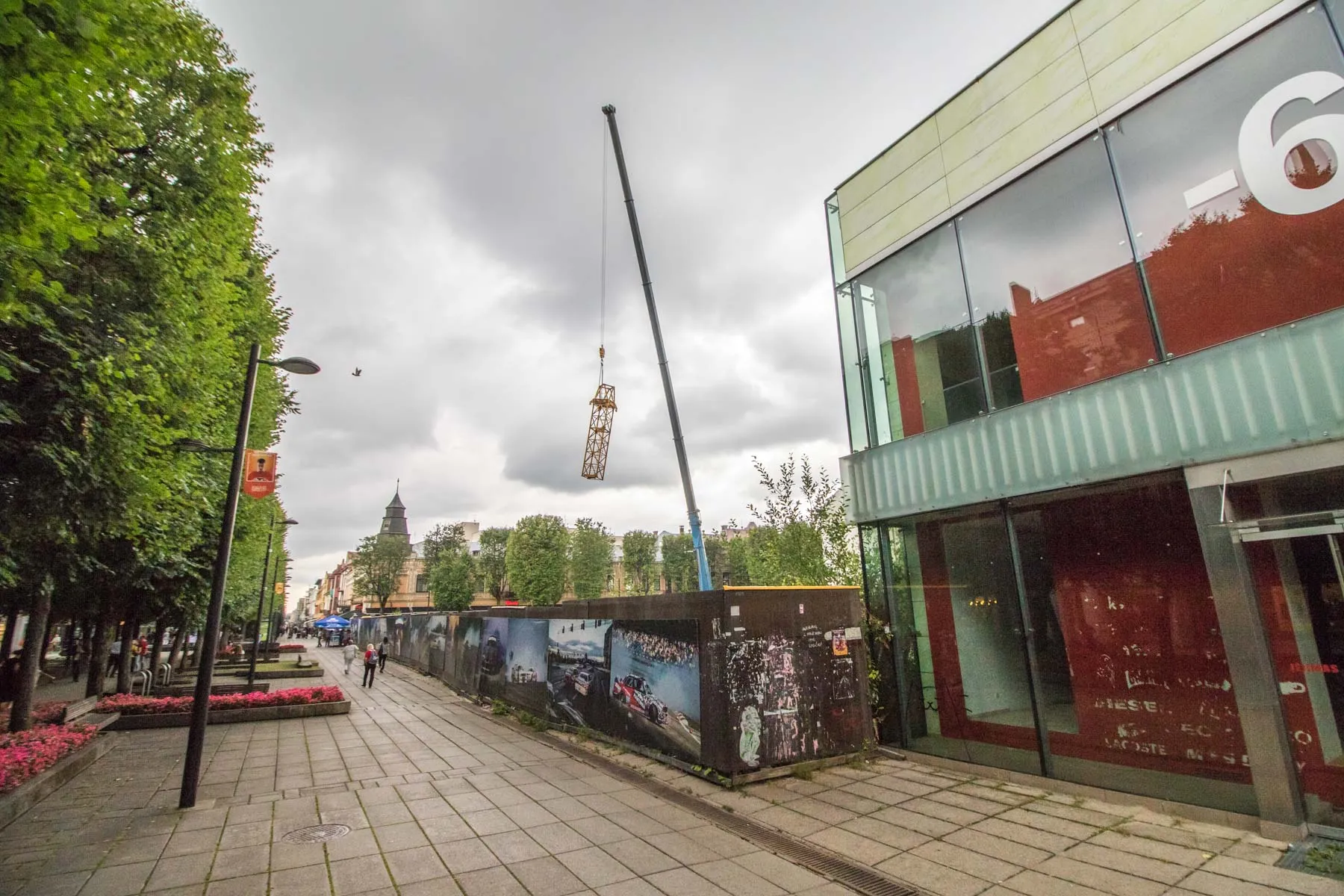 Merkurijaus“ pastato teritoriją