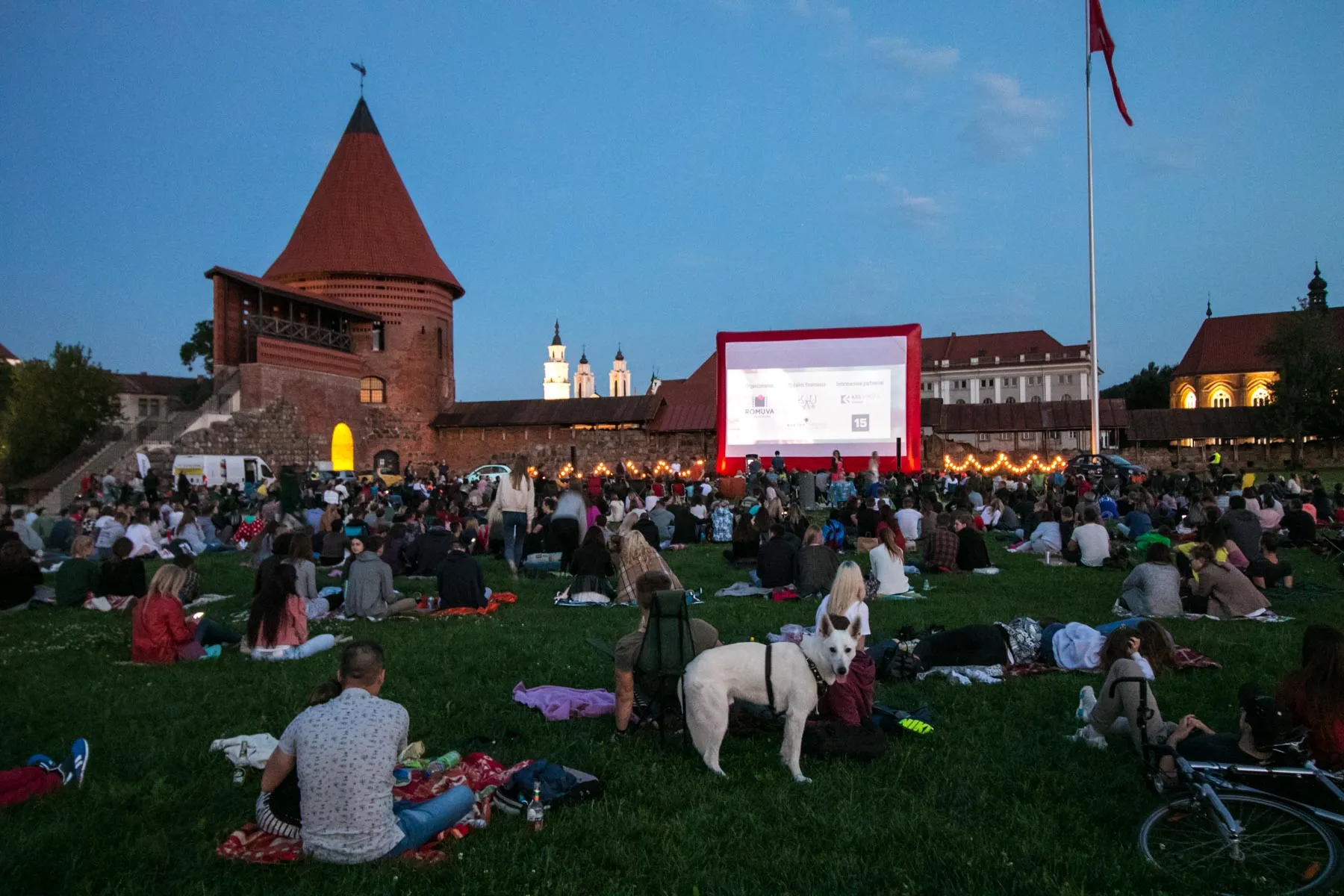 Kinas po atviru dangumi