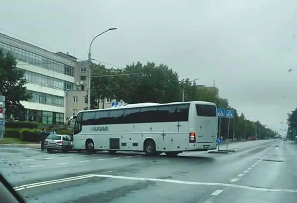 Autobuso avarija