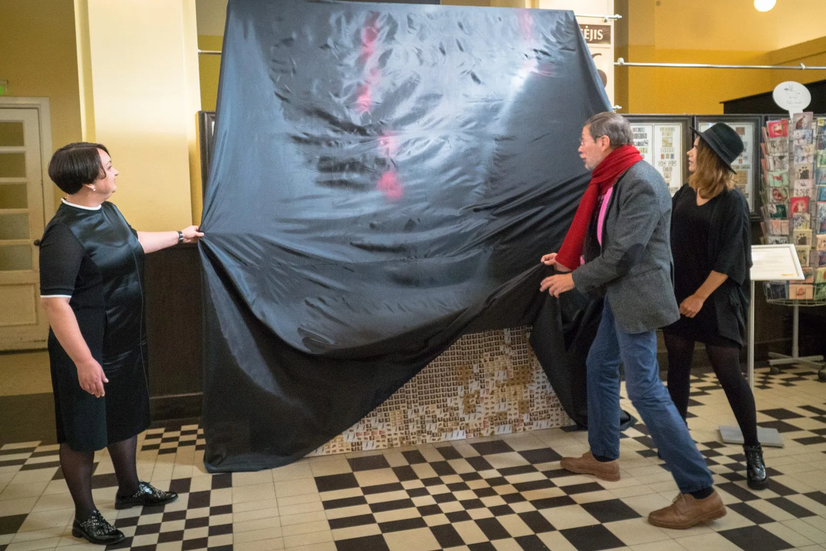 Rekordinė mozaika iš pašto ženklų