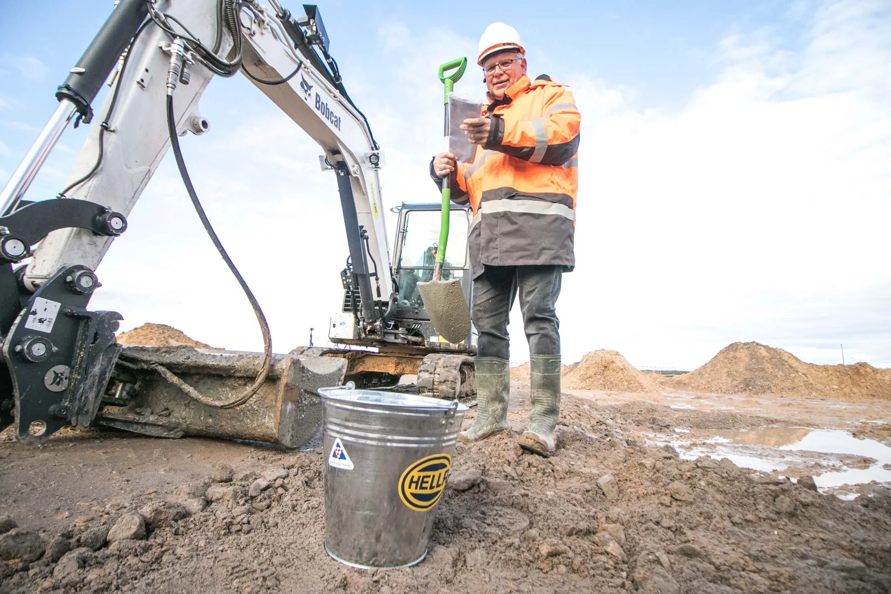 „Hella“ gamyklos statybos