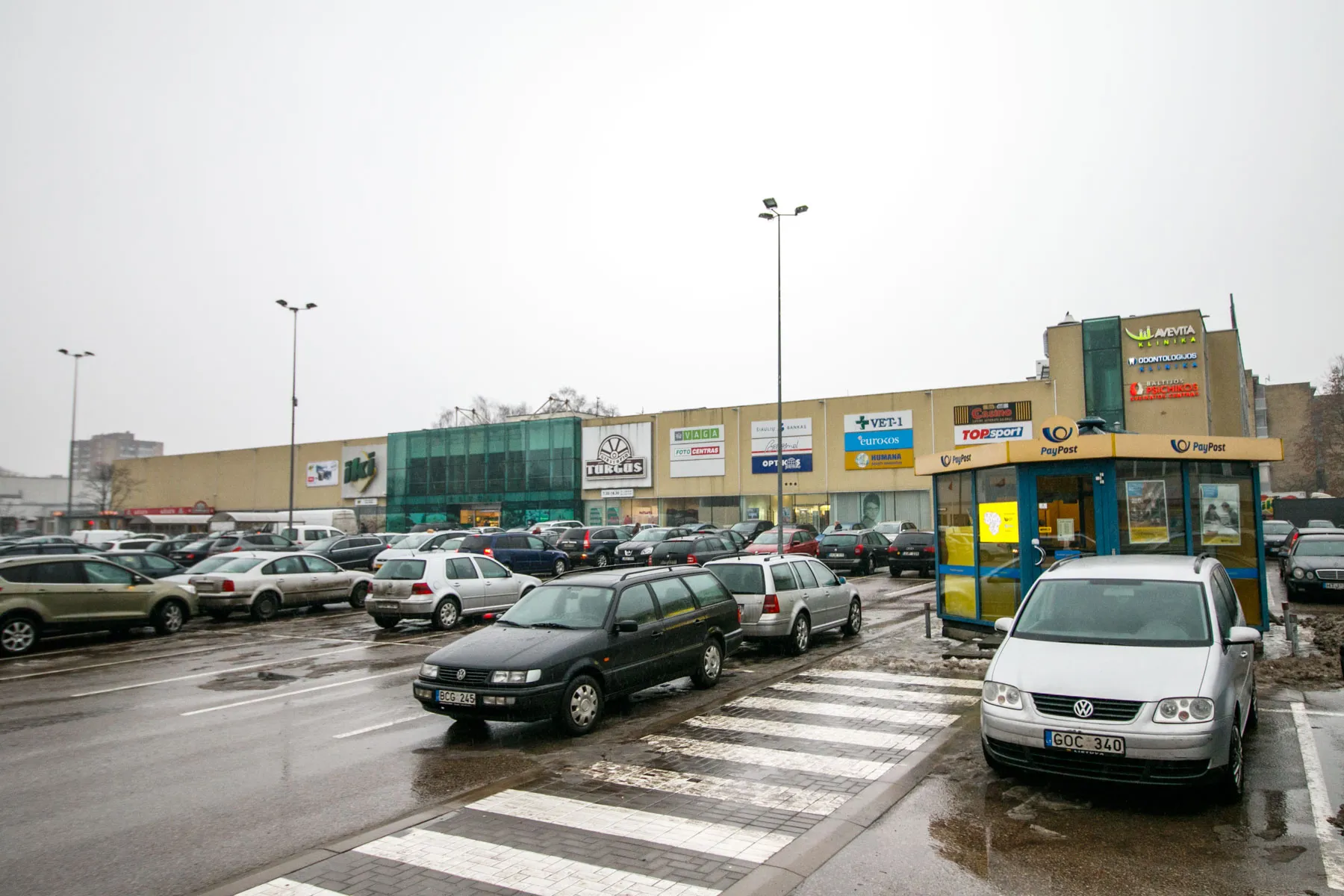 Girstučio automobilių stovėjimo aikštelė