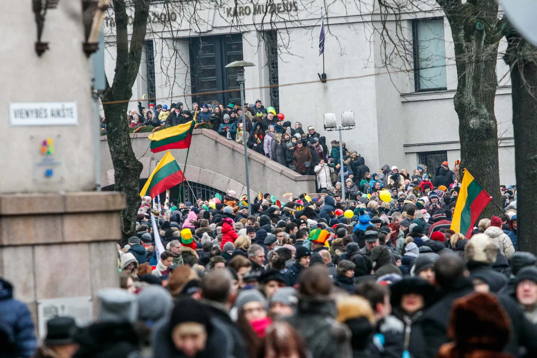 Kaunas švenčia Vasario 16-ąją, eisena ir minėjimas Karo muziejuje