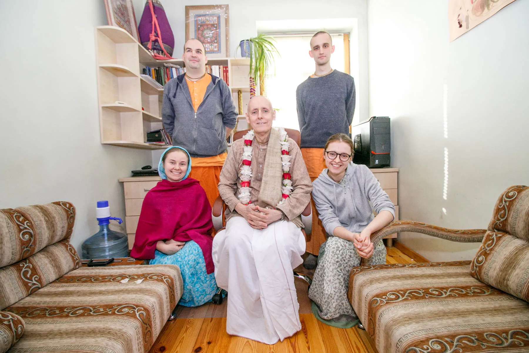 I. Zasimauskaitė su dvasiniu mokytoju Sankaršan das Adhikari