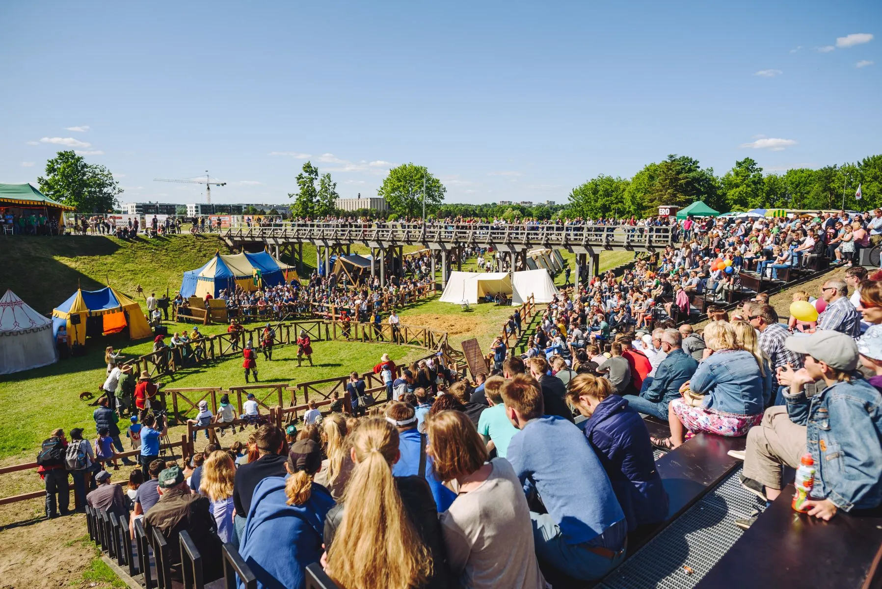 Viduramžių miestelis Kauno pilies lomoje