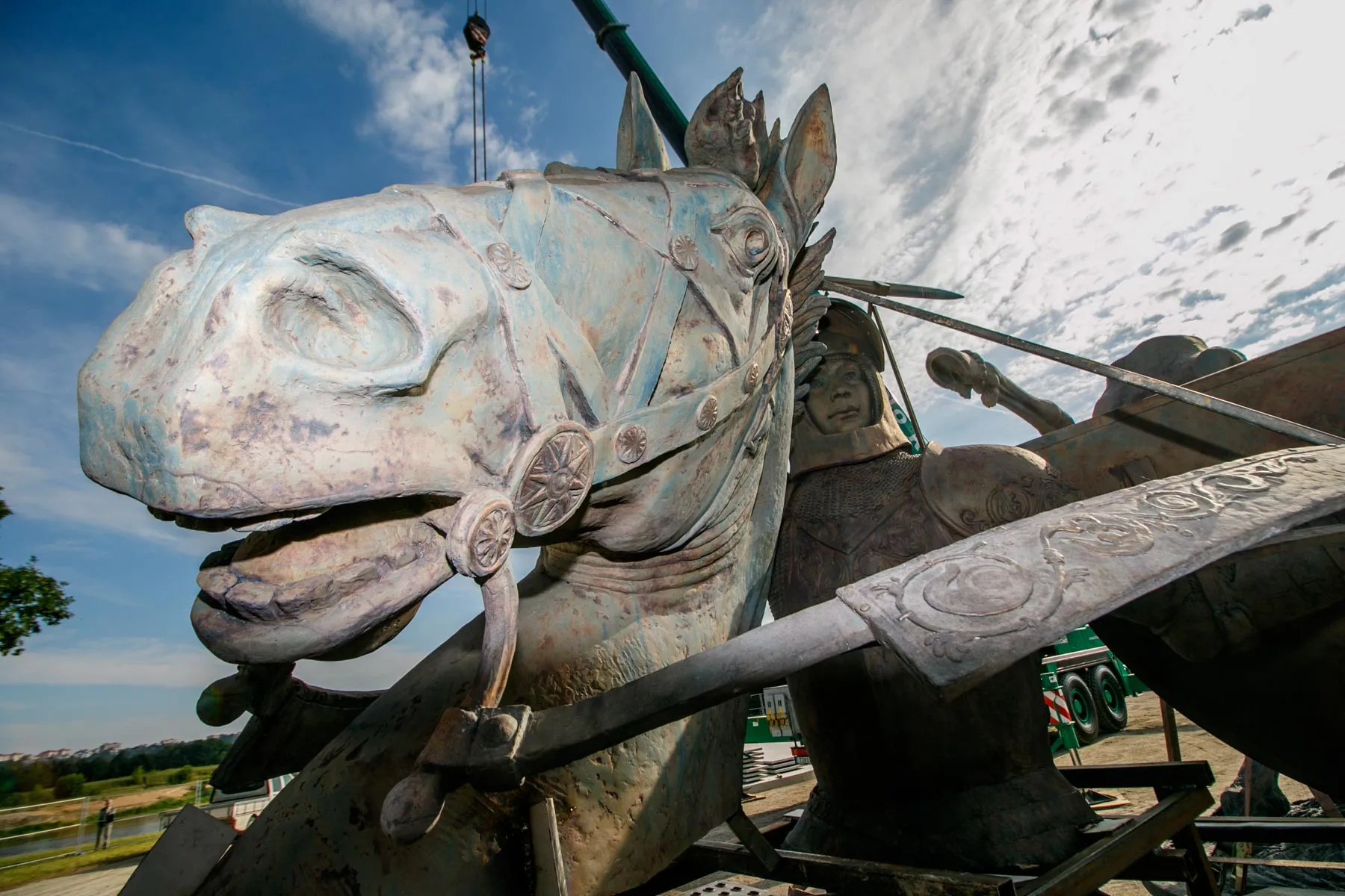 Į Kauną atvežta Vyčio skulptūra