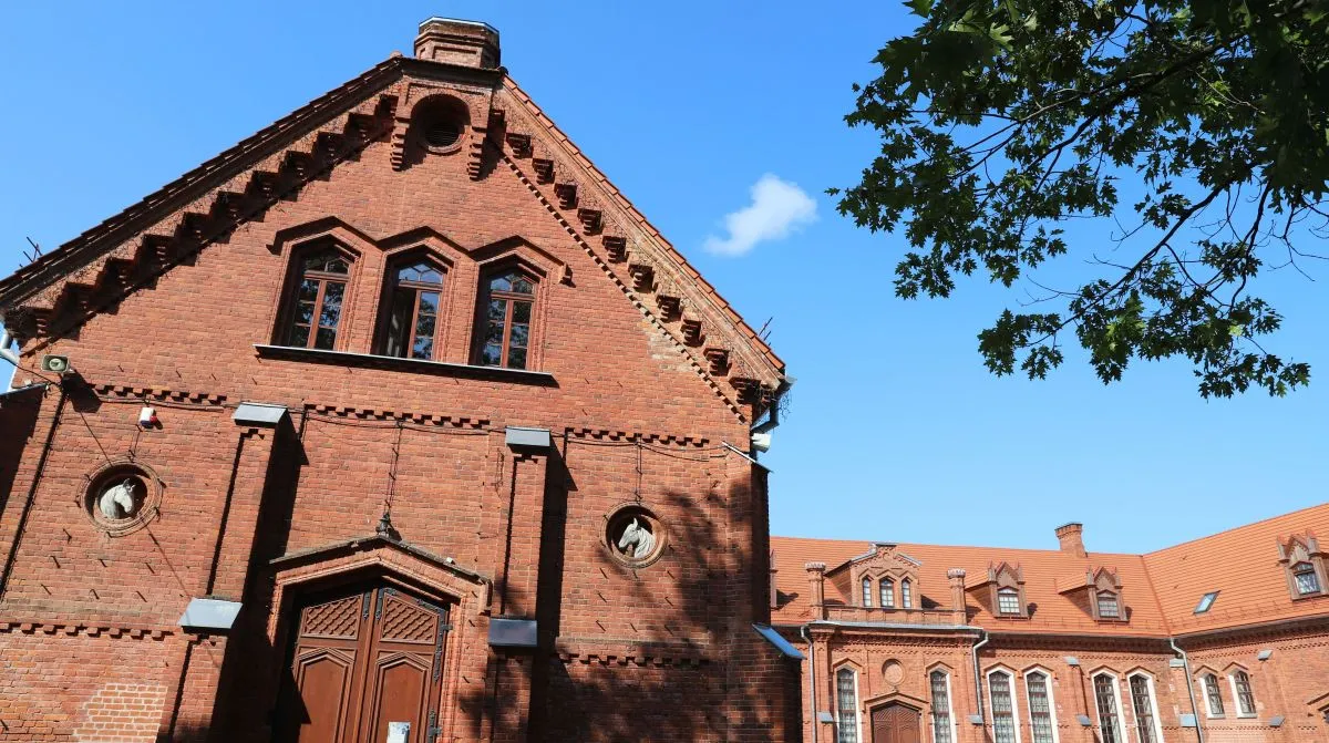 Kauno rajono savivaldybės taryba laikinai posėdžiaus Raudondvario menų inkubatoriuje