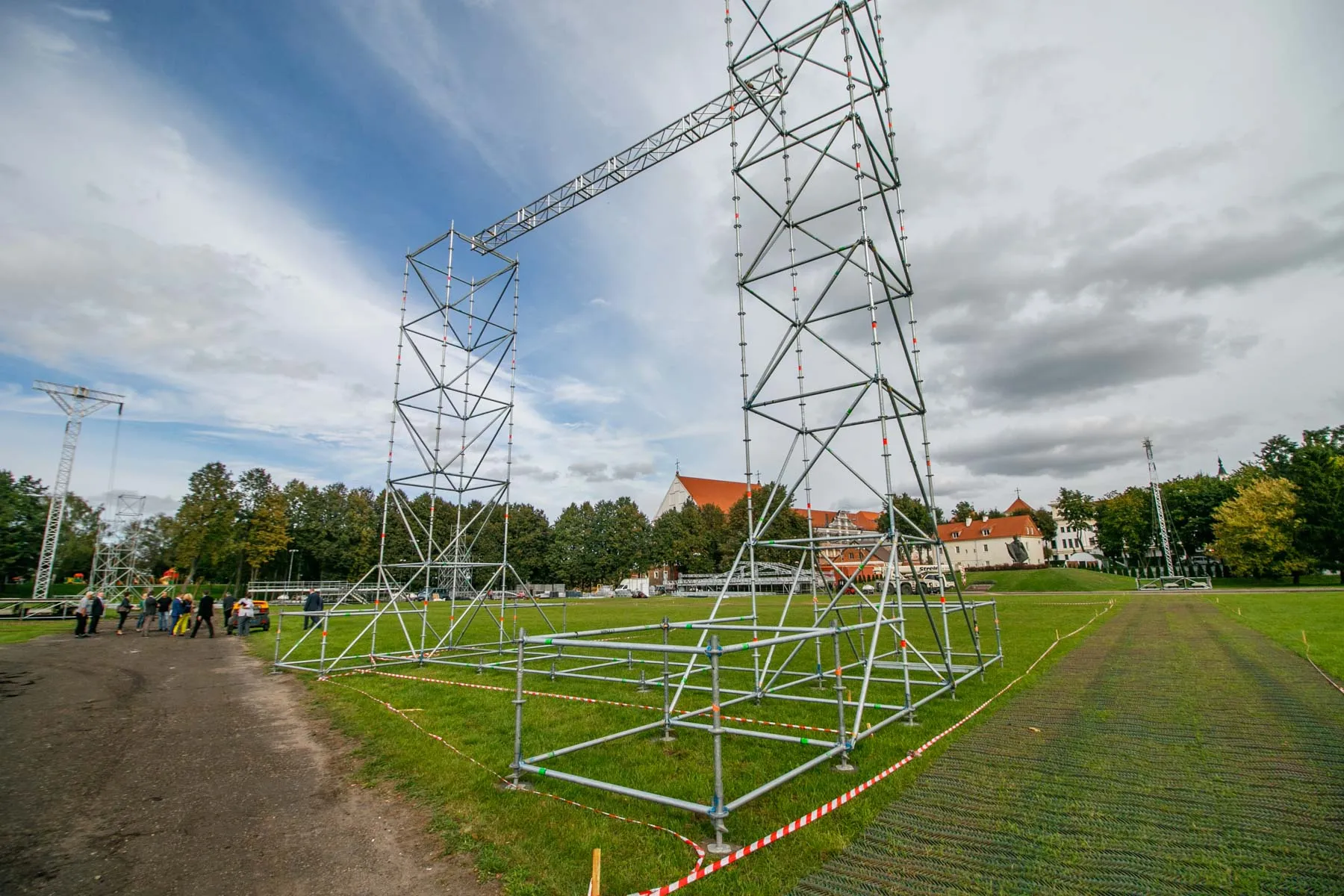 Pasiruošimas popiežiaus vizitui Santakos parke