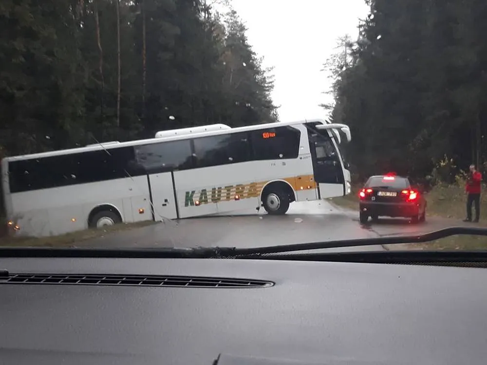 Kautros autobuso avarija