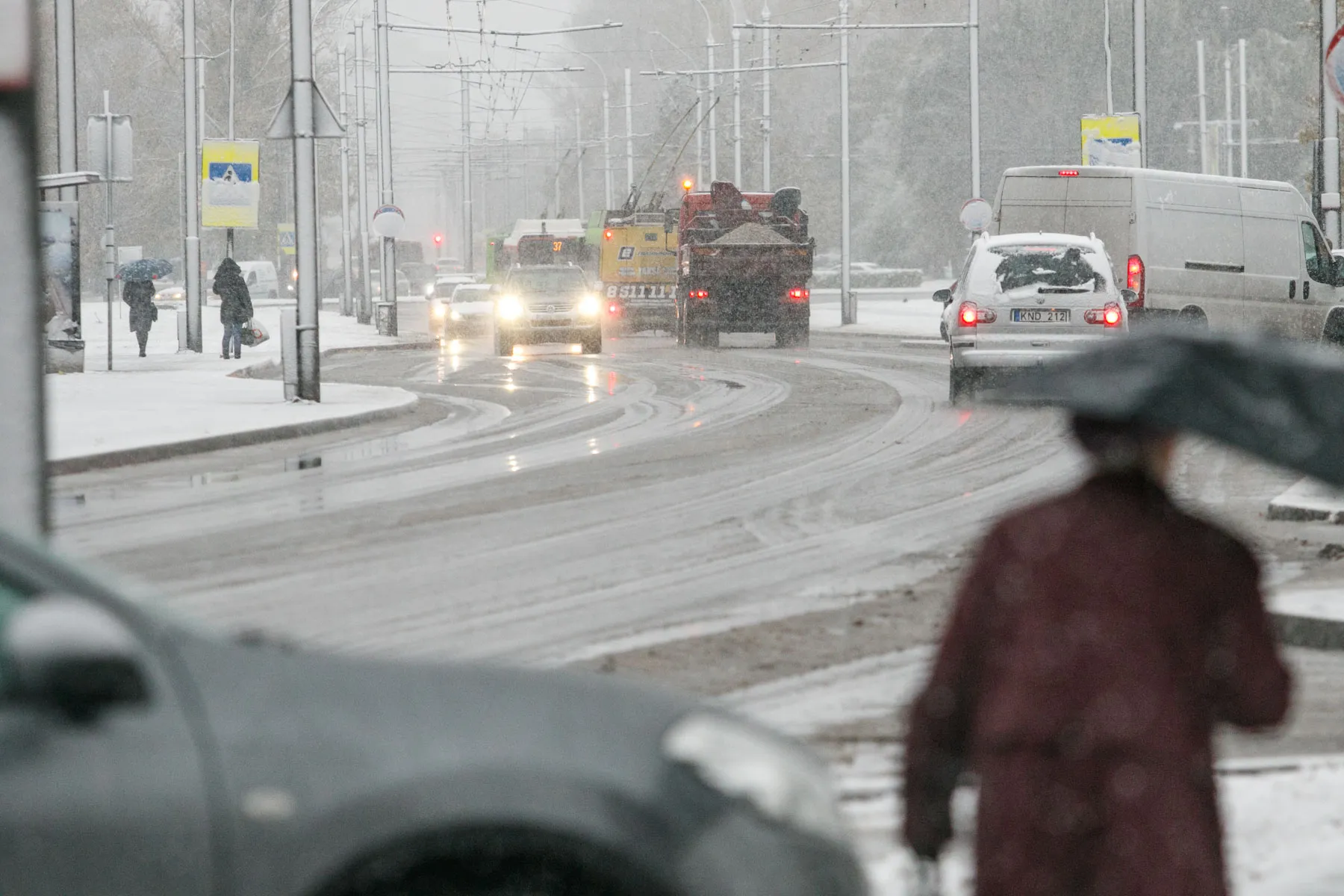 Žiema, sniegas, eismas žiemą, plikledis
