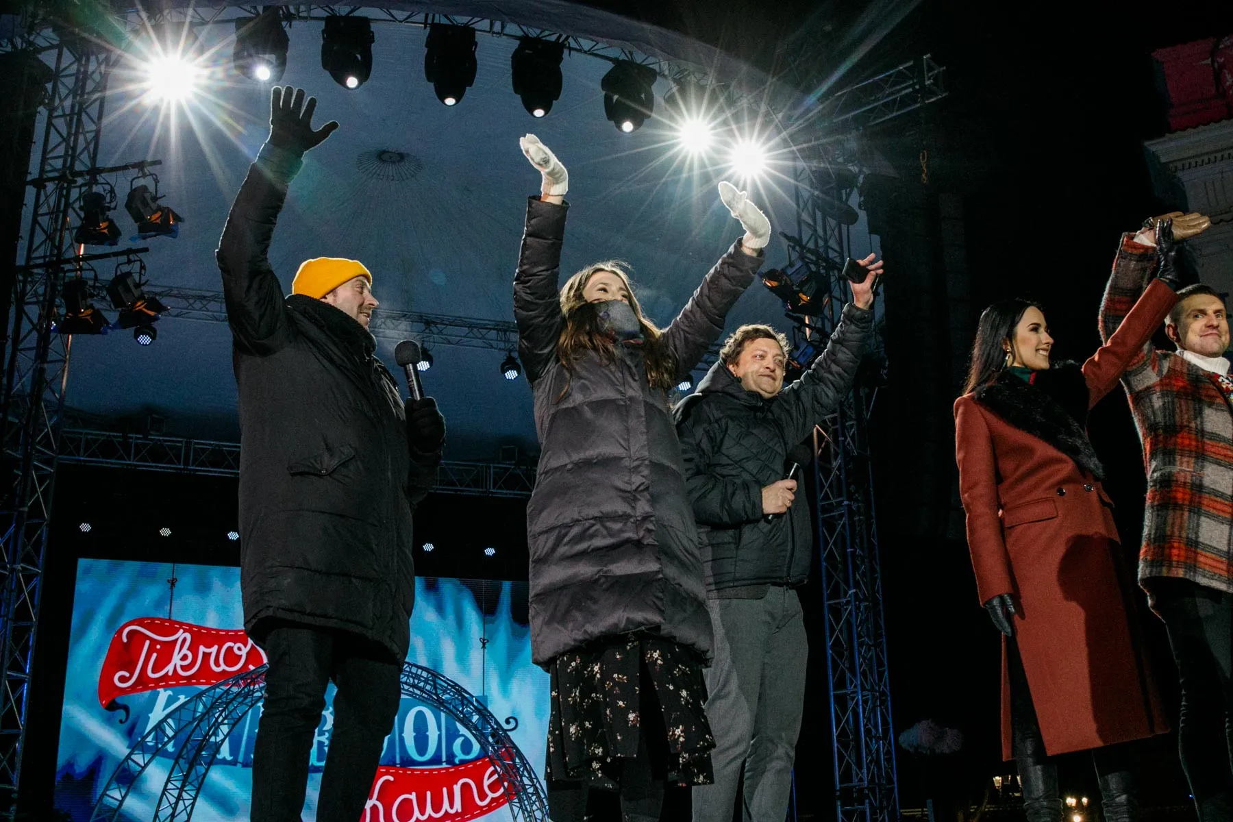 Rotušės aikštėje pradėjo veikti Kauno Kalėdų radijas