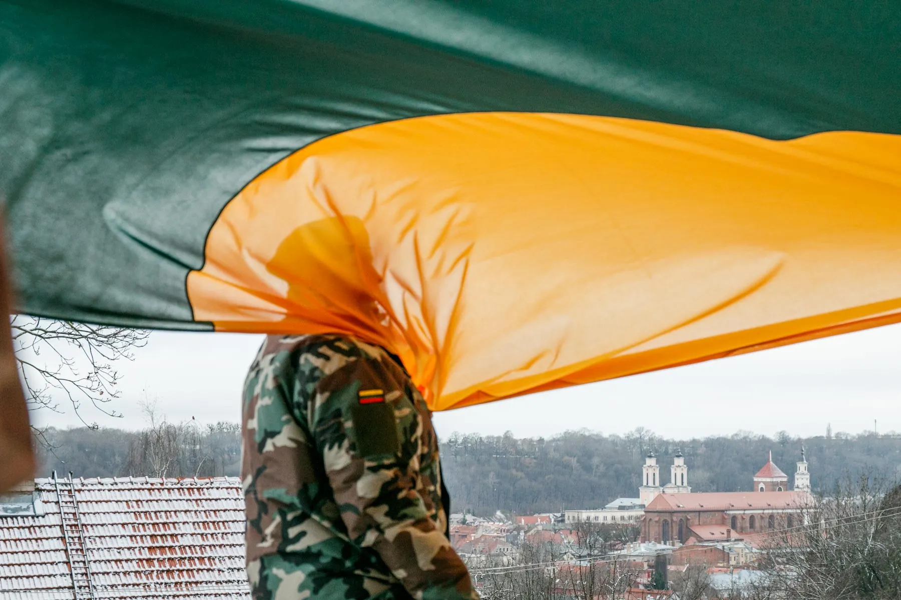 Iškelta Lietuvos vėliava ant Pelėdų kalno