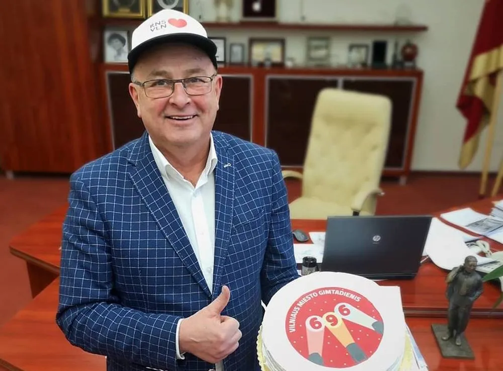 V. Matijošaitis ir Vilniaus gimtadienio tortas