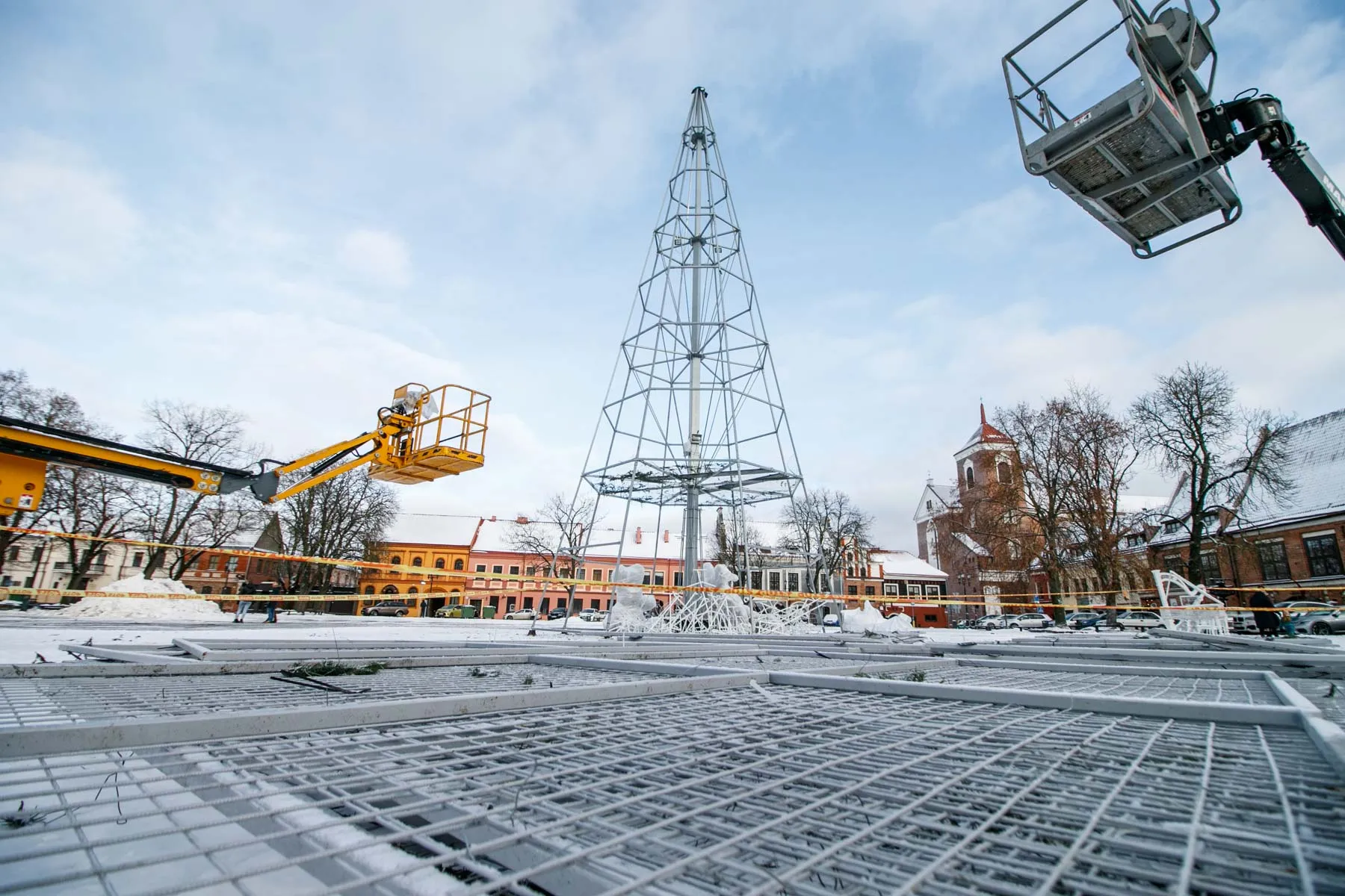 Išmontuojama Kalėdų eglutė